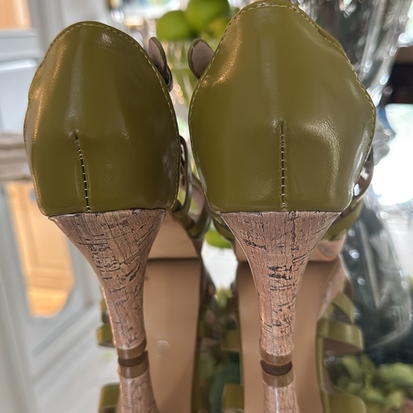 SANDALS 💚 - Picture 9 of 16